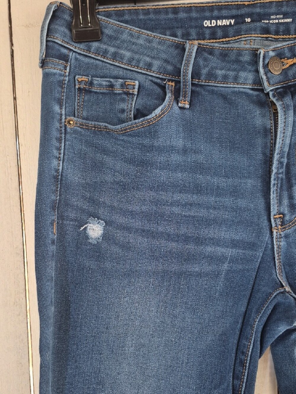 Old Navy Women's Skinny Jeans - Medium Blue Distressed - Picture 3 of 12